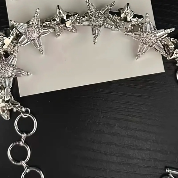 NWOT Y2K Star Necklace in Silver - Picture 4 of 4